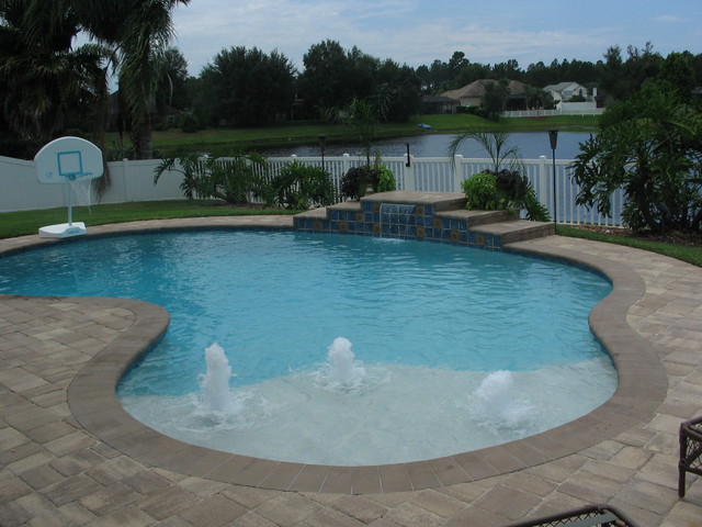 Backyard Pool tropisk-pool