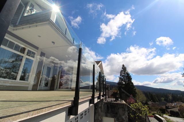North Vancouver Duradek Vinyl Rooftop Deck With Panorama Glass Railings coastal-deck