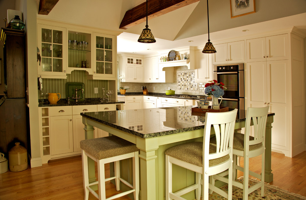 Inspiration for a country kitchen in Boston.