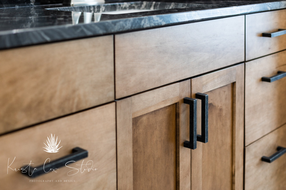 Home design - transitional home design idea