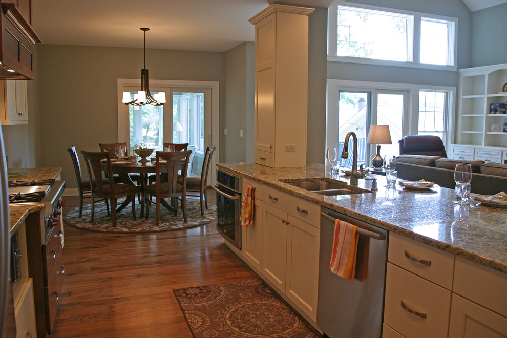 comfortable living - Traditional - Kitchen - Milwaukee - by Interior