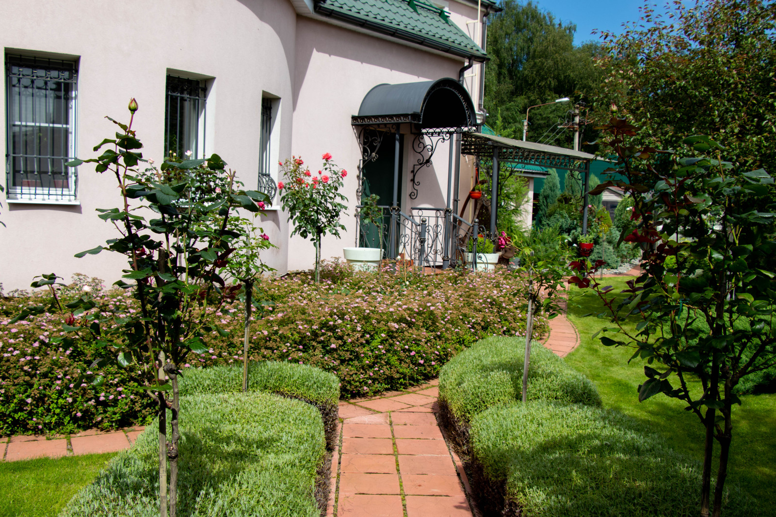 Французский садик в поселке Рыбаки Дмитровское шоссе