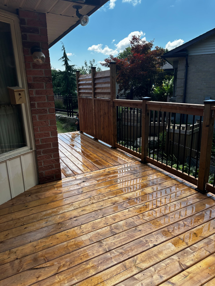 Sweetbriar - Backyard Deck - London, ON