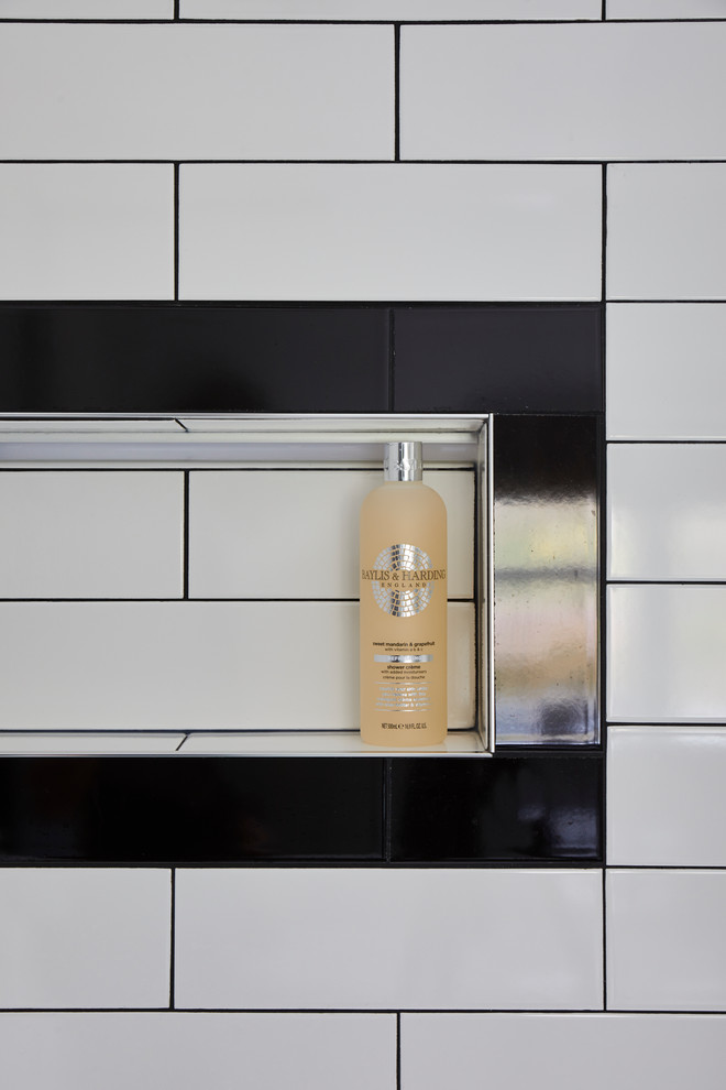 Traditional bathroom