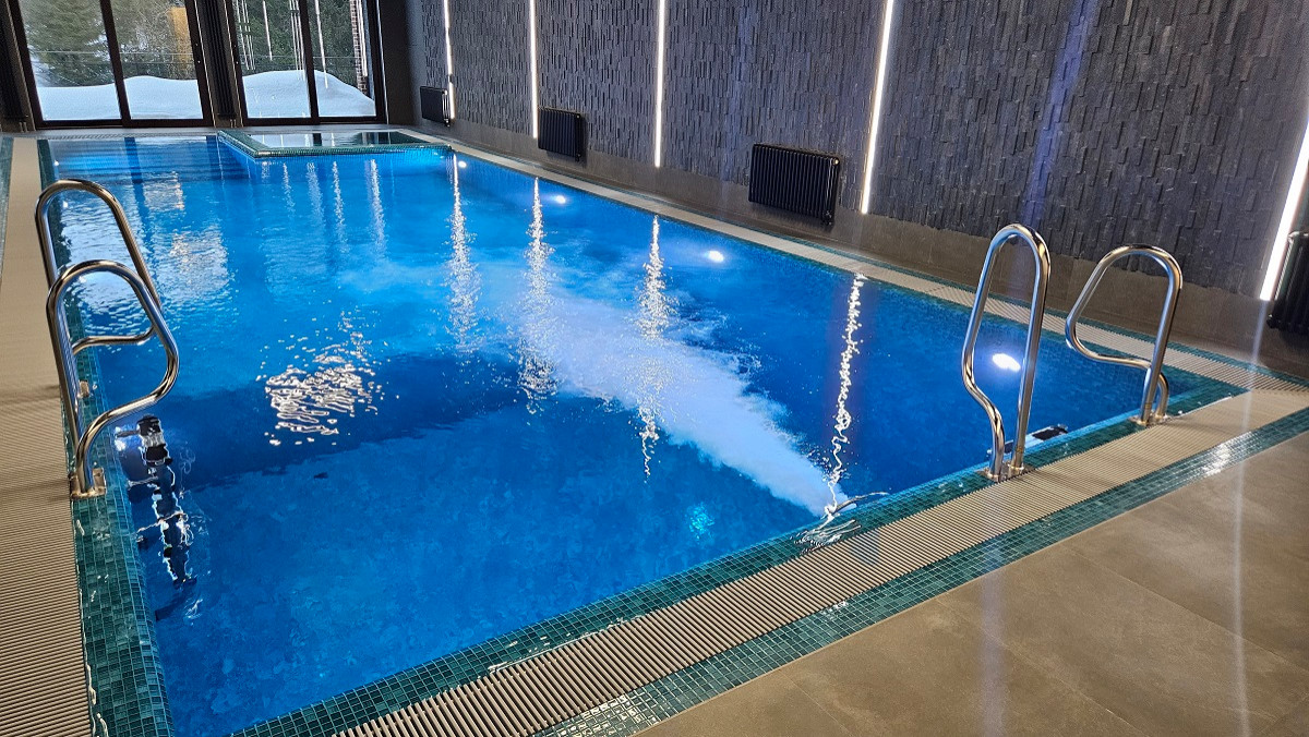 Бассейн с зоной для дайвинга