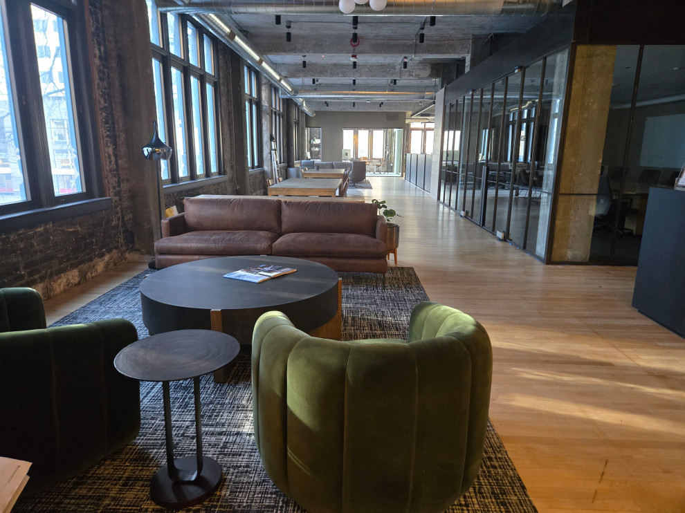 4th and Union Men's Warehouse building