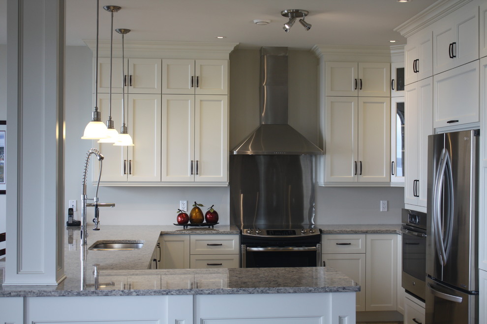Kitchen - large transitional kitchen idea