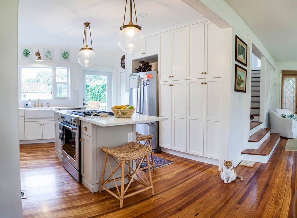 Inspiration for a mid-sized transitional kitchen remodel in Miami