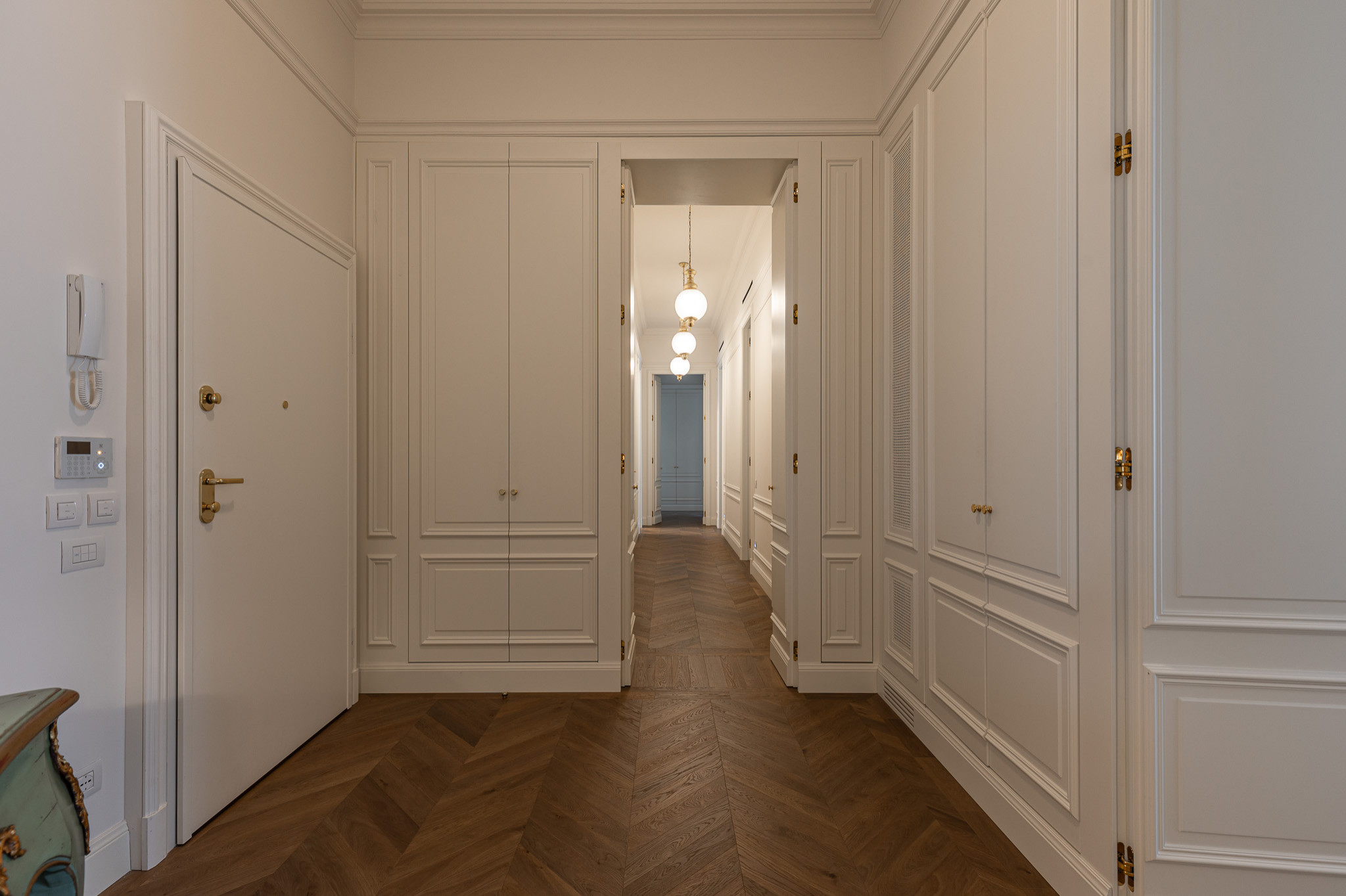 Ingresso, vista sul disimpegno