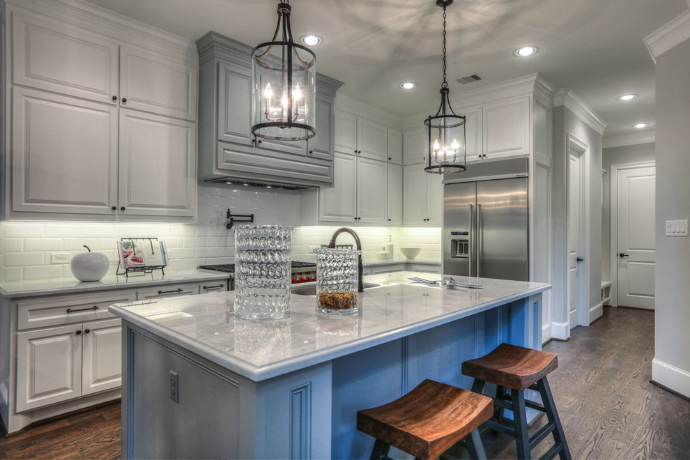 Inspiration for a transitional kitchen remodel in Houston
