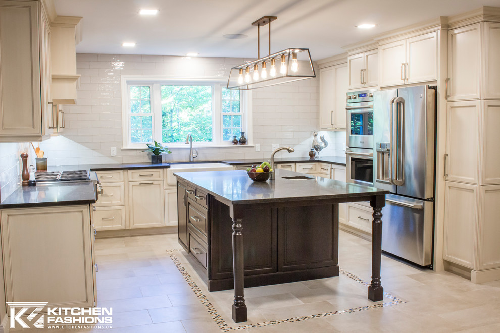Large transitional kitchen photo