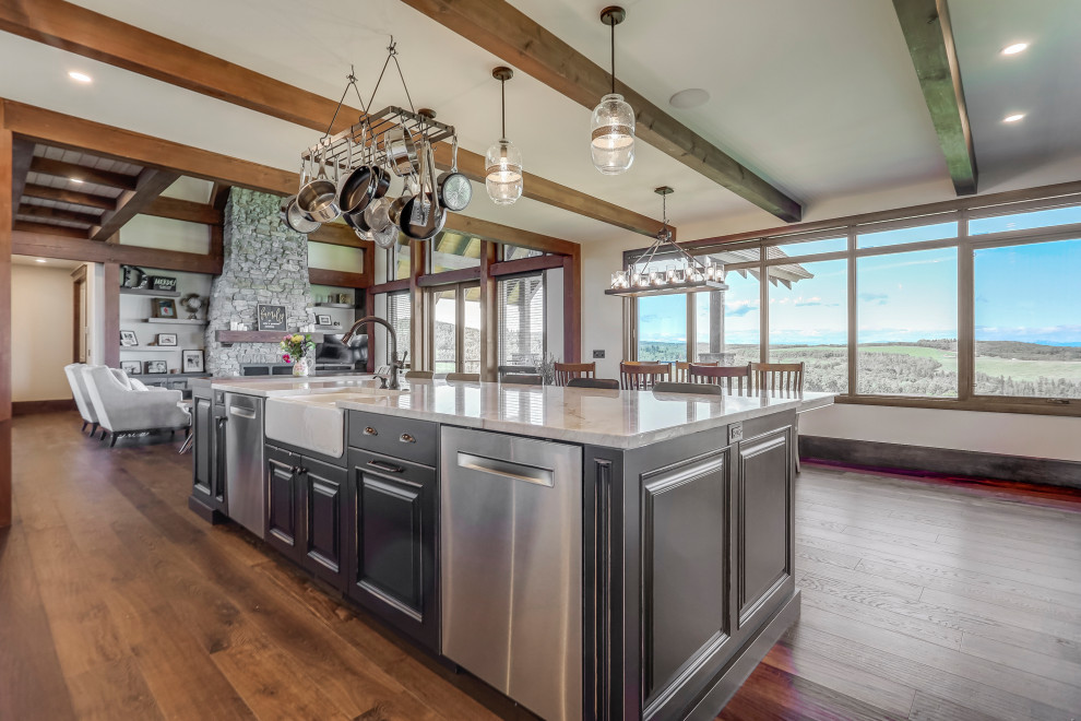 Kitchen - rustic kitchen idea in Calgary