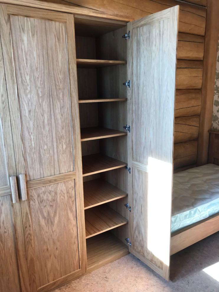 Шкаф для одежды из дуба (шпонированный МДФ)