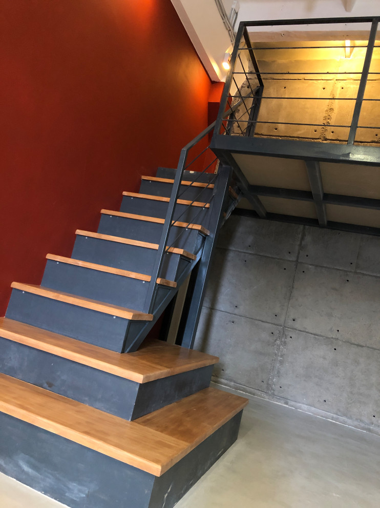 Aménagement d'un escalier industriel.