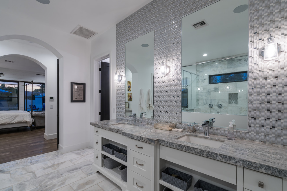 Home design - transitional home design idea in Phoenix