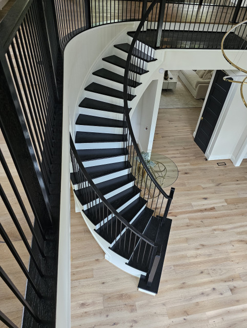 Project #130 | Curved Staircase with Wraparound Balcony minimalistisch-treppen