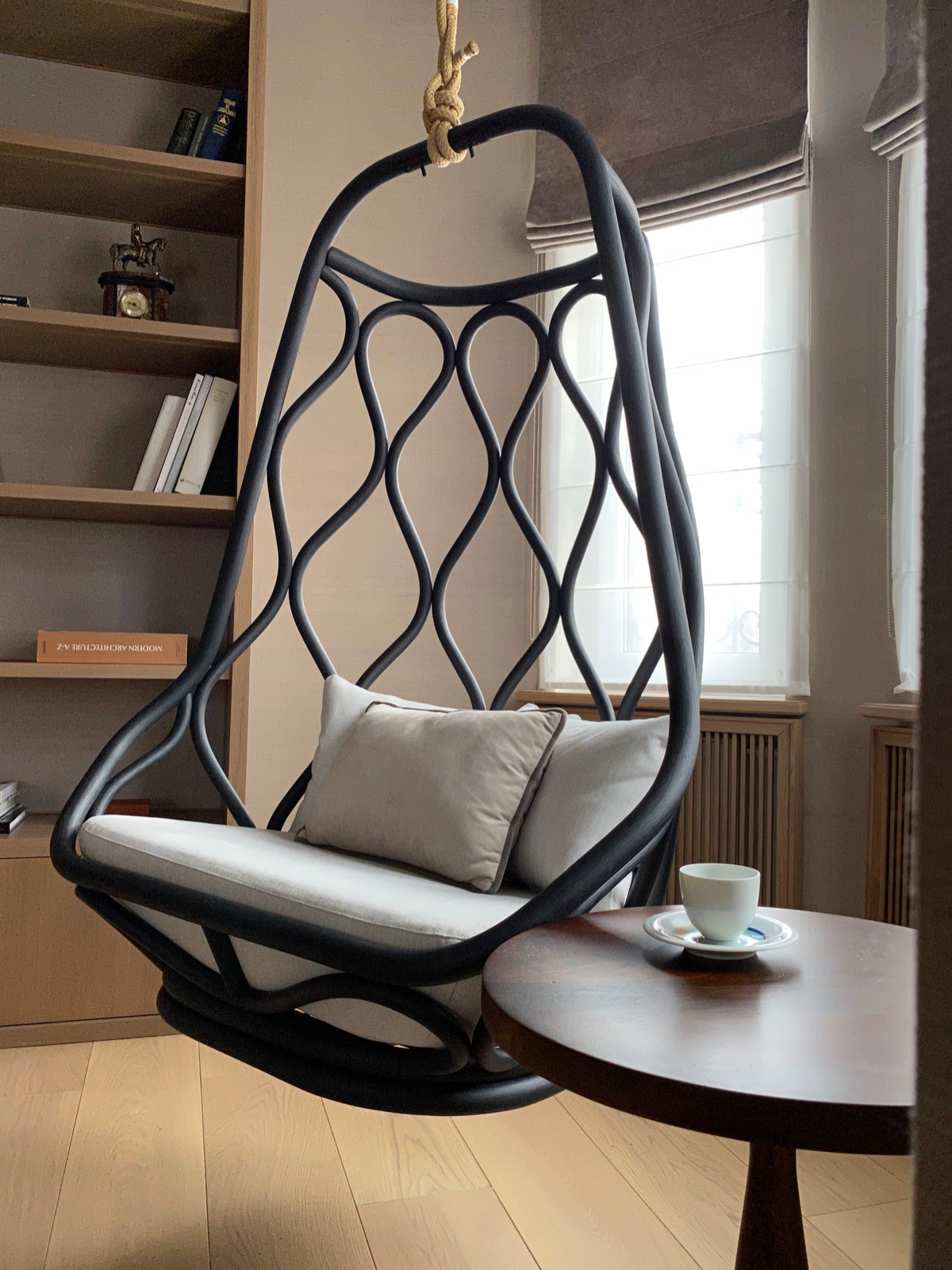 Библиотека в загородном доме