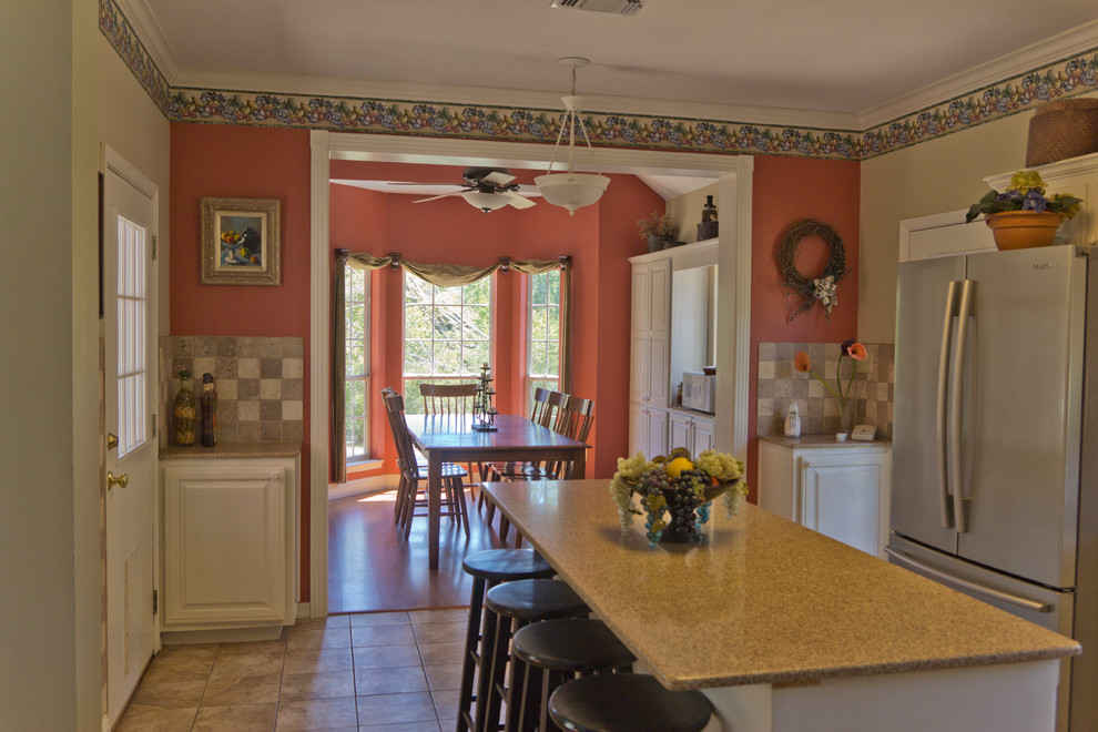 Example of a transitional kitchen design in Austin