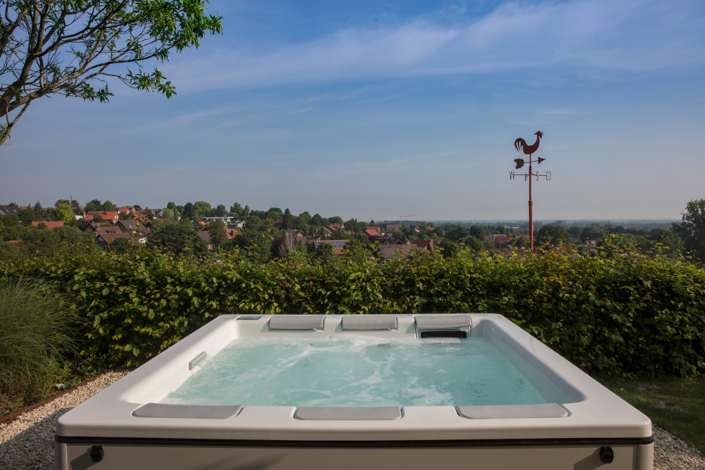 Moderner Pool in Sonstige