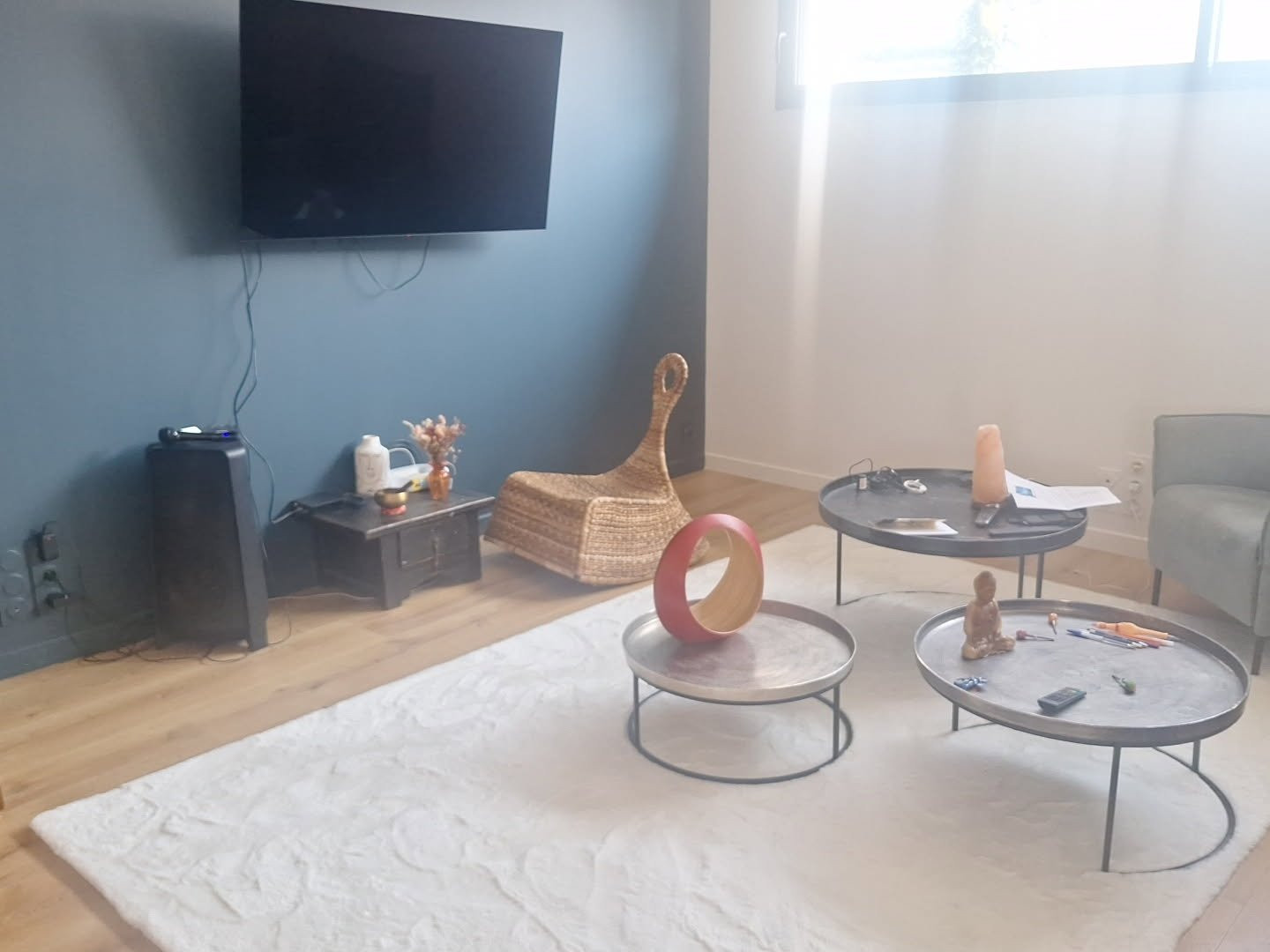Transformation d’un salon contemporain : créer un lieu chaleureux, apaisant et a