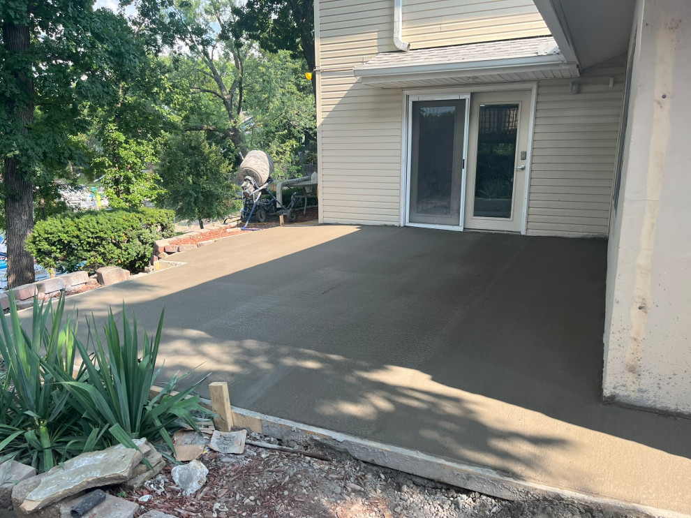 Adjustable Dock Landing, Steps & Patio