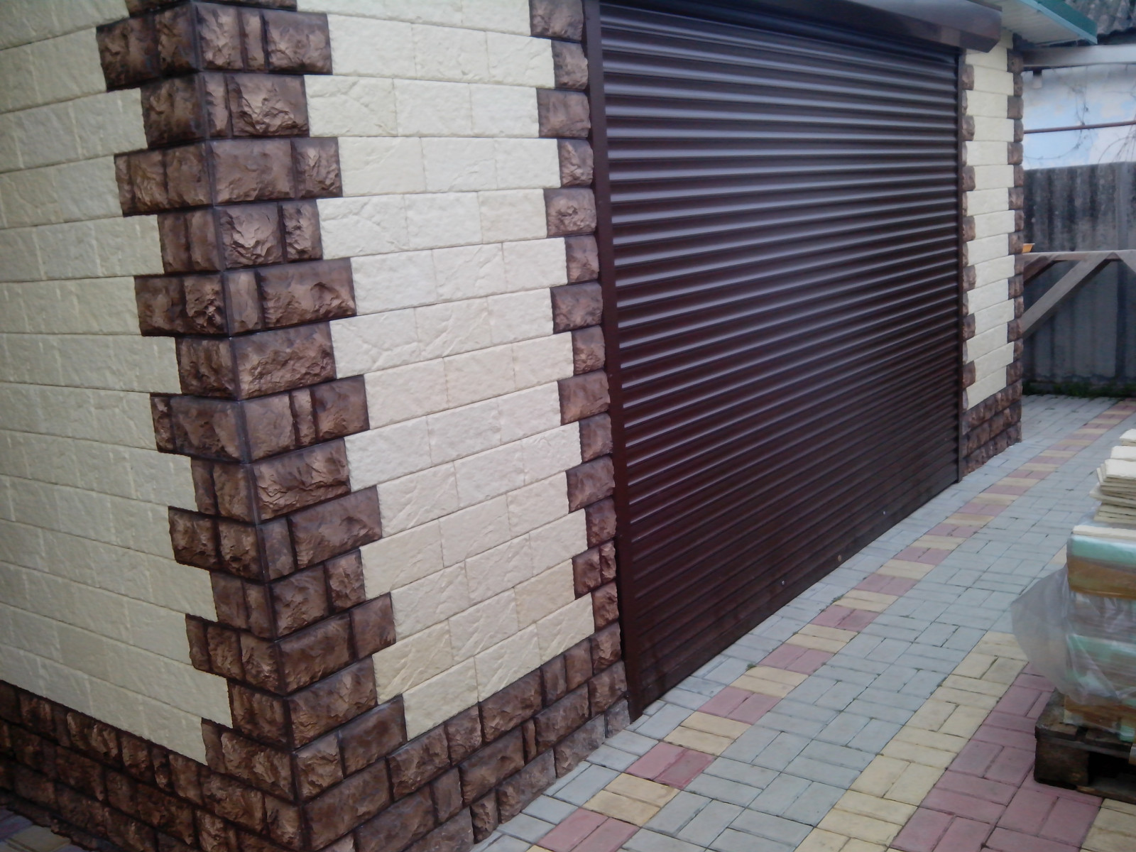 Фасад (Рижский камень)