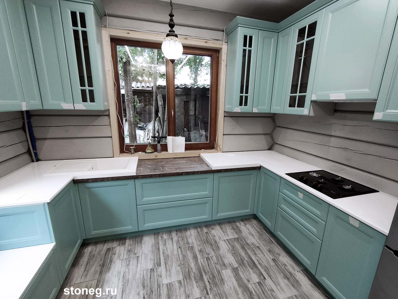 Hi-Macs: Кухонная столешница из 2-х частей из искусственного камня