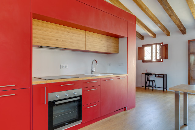 Caja roja modern-koek