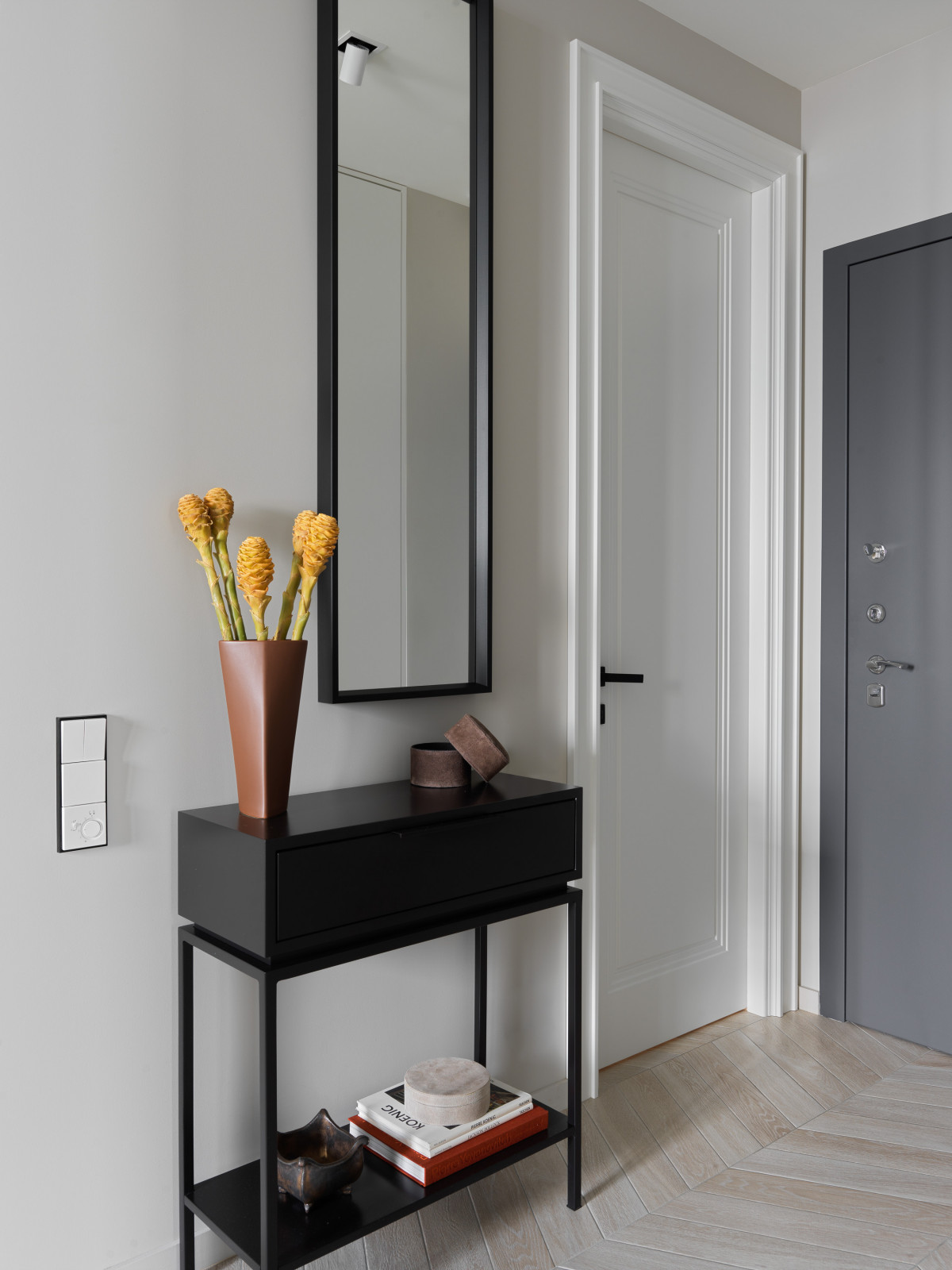 Лаконичная квартира в ЖК "Пресня Сити"