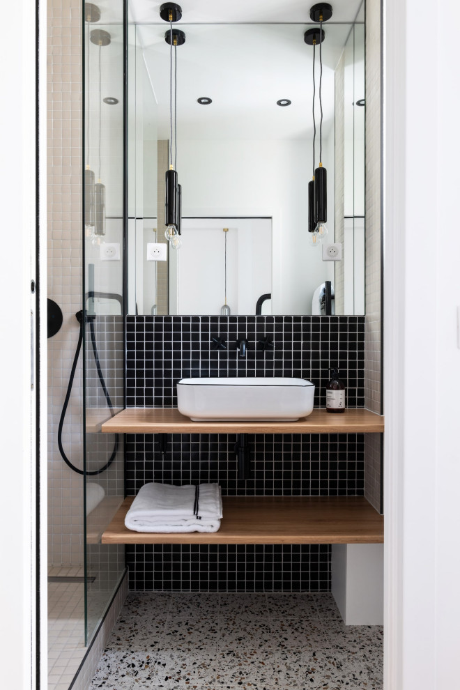 This is an example of a small classic shower room bathroom in Paris with light wood cabinets, a walk-in shower, mosaic tiles, beige walls, terrazzo flooring, a built-in sink, laminate worktops, a wall niche, a single sink and a floating vanity unit.
