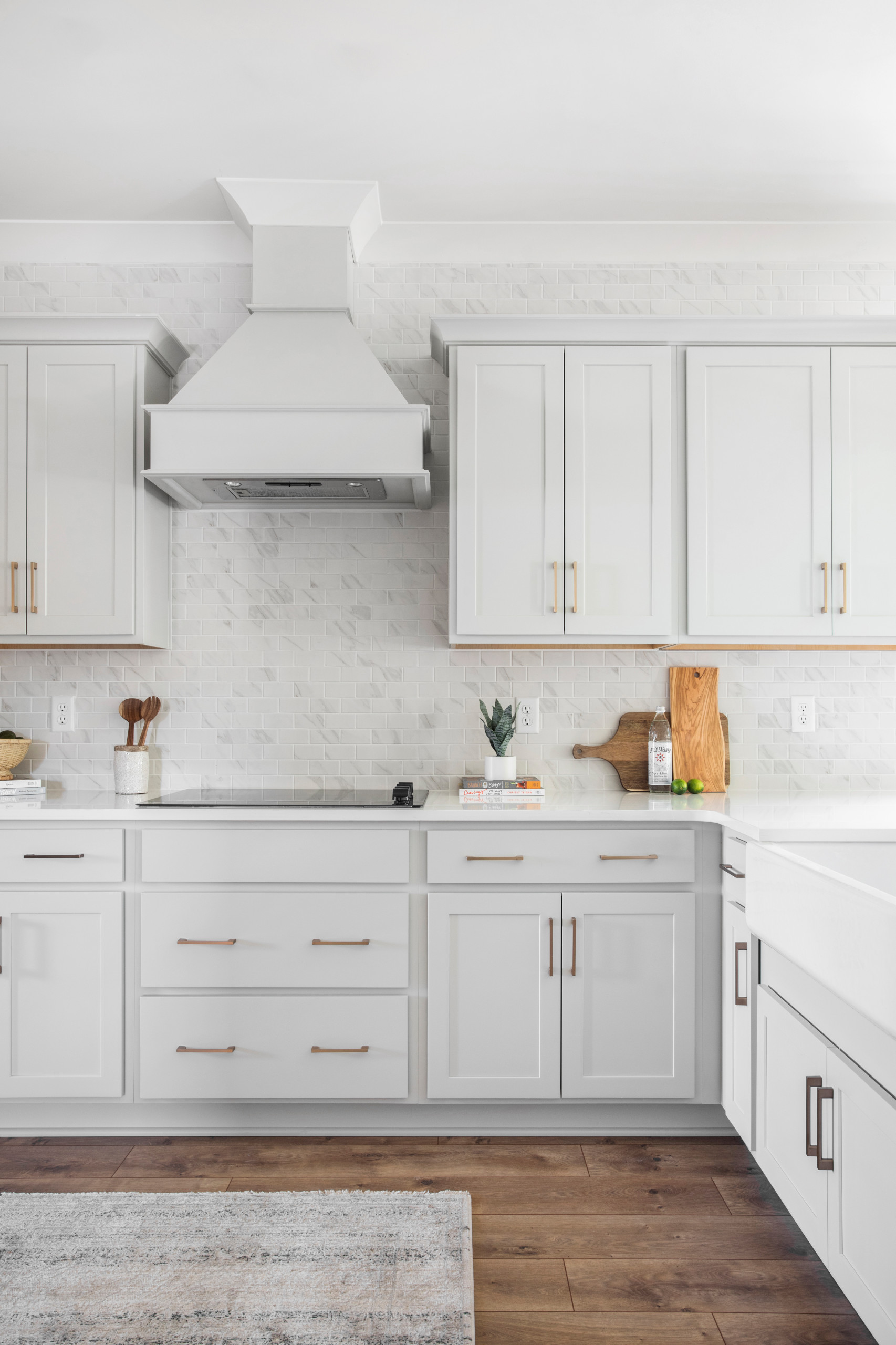 38+ White Kitchen Cabinets ( CLASSIC BEAUTY ) - White Cabinet Design