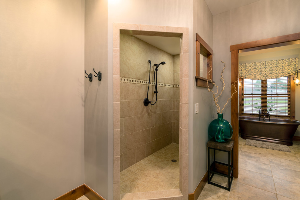 Mountain style home design photo in Columbus