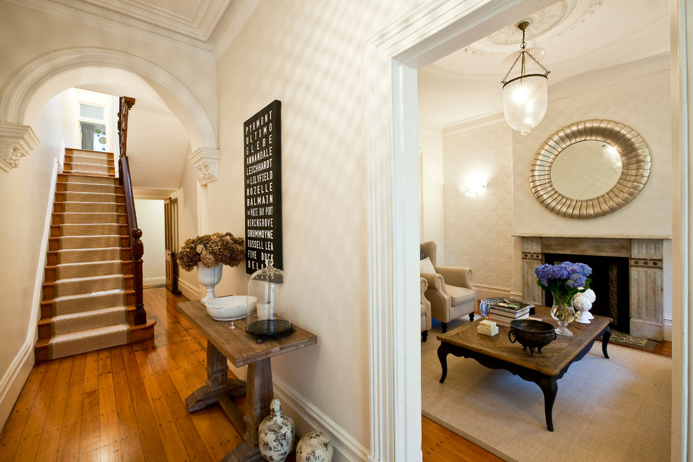Inspiration for a traditional home design in Sydney.