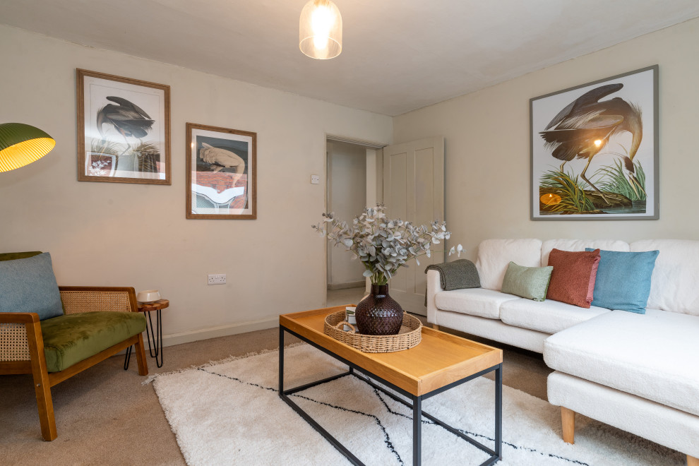 2 Post House - Stage to Sell