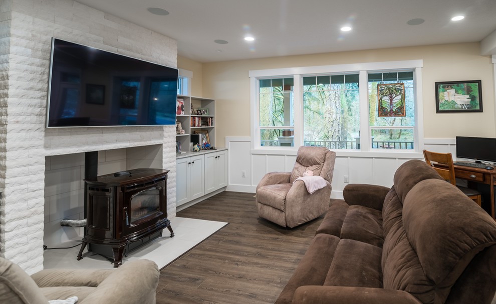 Country living room in Portland.