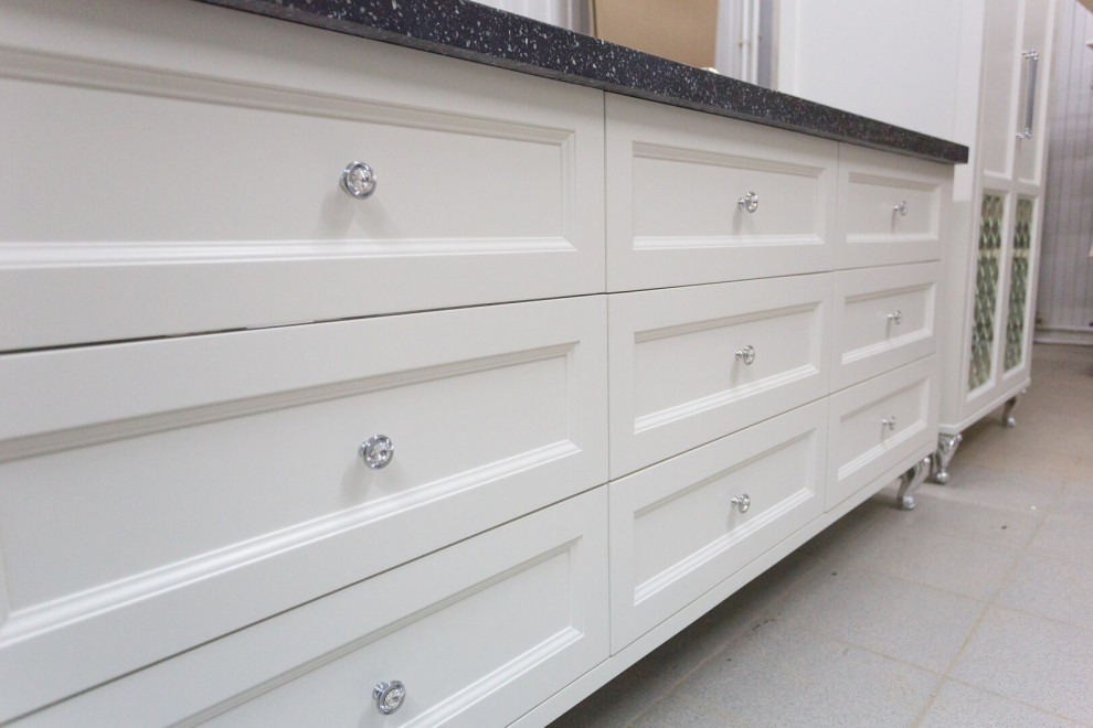 Фурнитура для мебели.