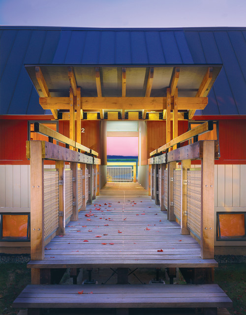 Bridge modern-eingang