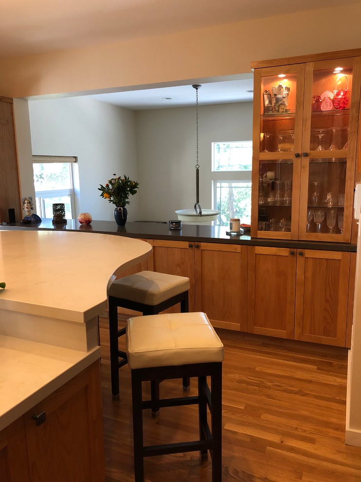 Transitional kitchen photo in San Francisco