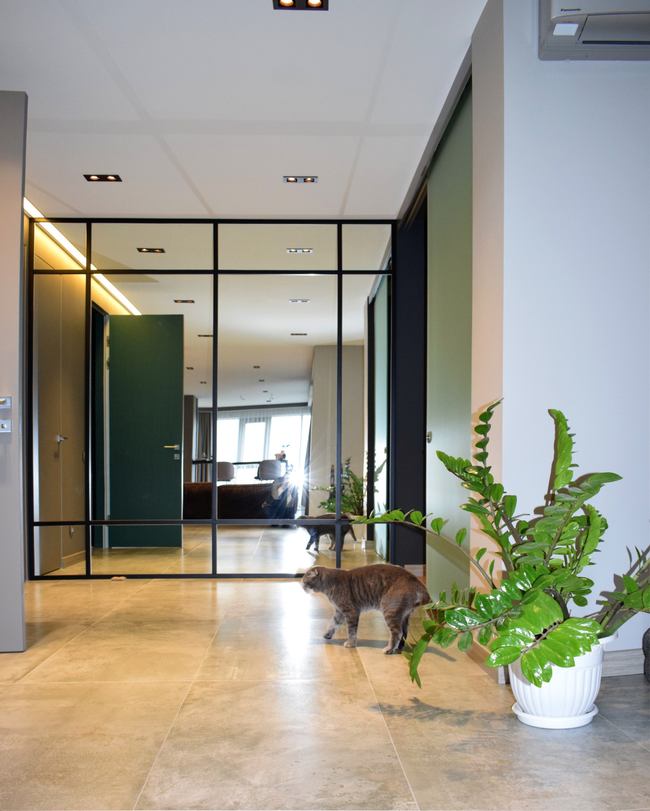 Квартира на 13 этаже  с витражным остеклением