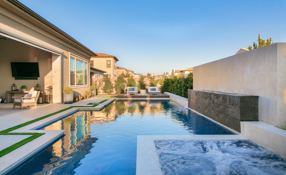 Mittelgroßer Moderner Pool hinter dem Haus in individueller Form mit Pool-Gartenbau in San Diego