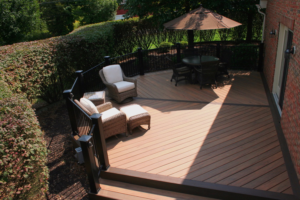 Transitional deck photo in Philadelphia