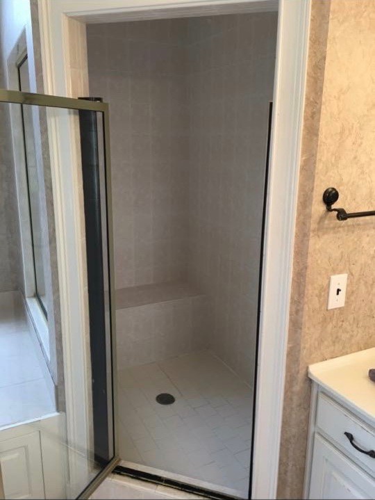 Lukino's Master bathroom