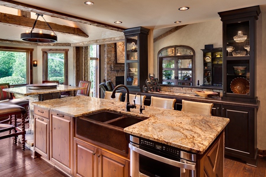 Inspiration for a rustic kitchen remodel in Milwaukee