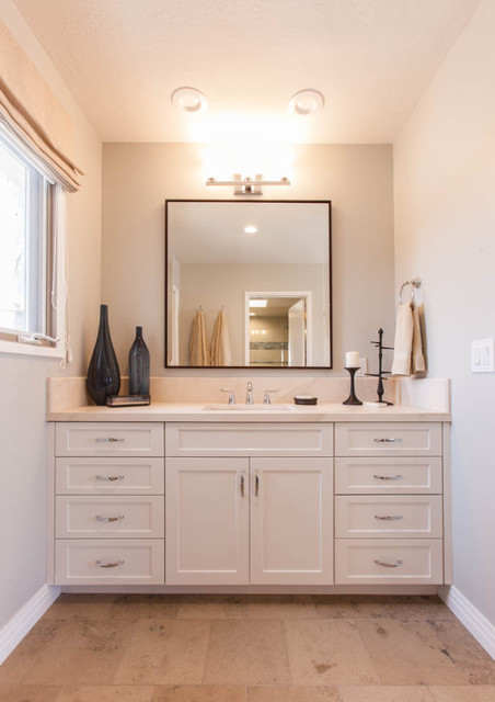 Pacific Beach House - Modern - Badezimmer - San Diego - von Lilium Designs