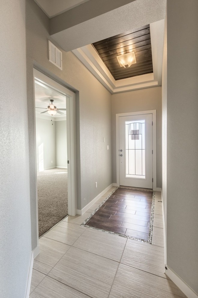 Inspiration for a transitional home design remodel in Austin