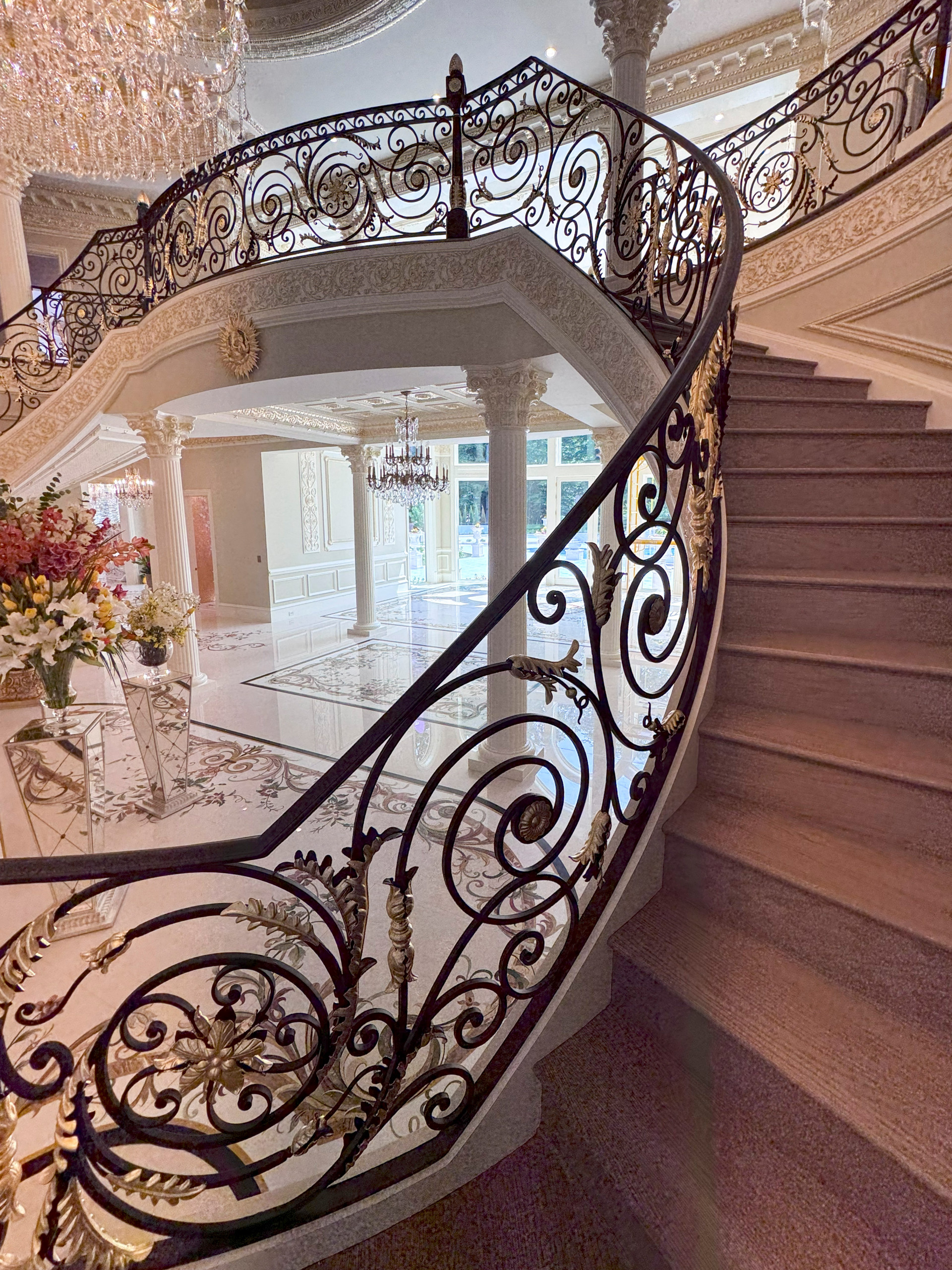 135_Vibrant Staircase with Touch of Historic Grandeur, Great Falls, VA 22066