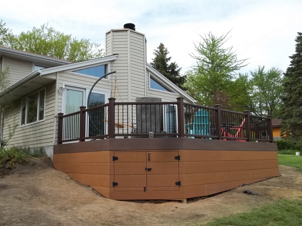Deck - mid-sized deck idea in Milwaukee