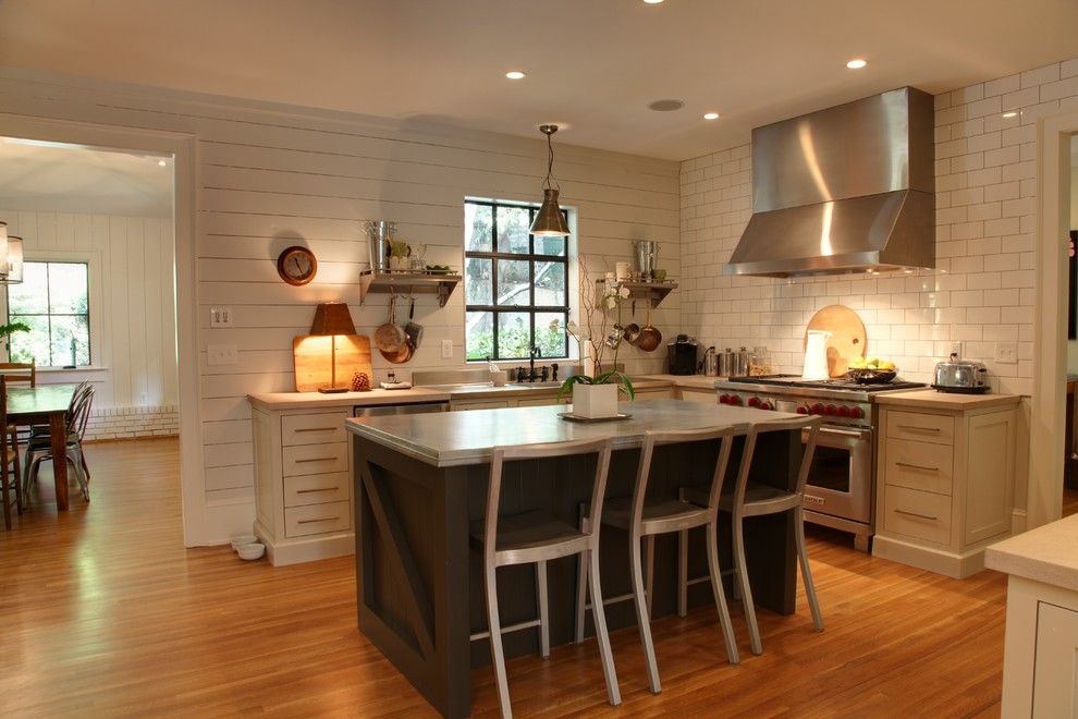 Kitchen - transitional kitchen idea in Atlanta
