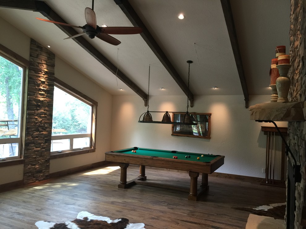 Mountain style home design photo in Albuquerque