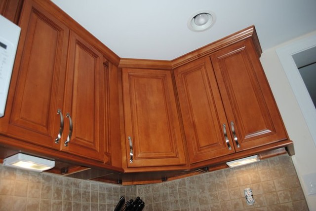 Maple Cabinets Under Cabinet Lighting Tile Backsplash